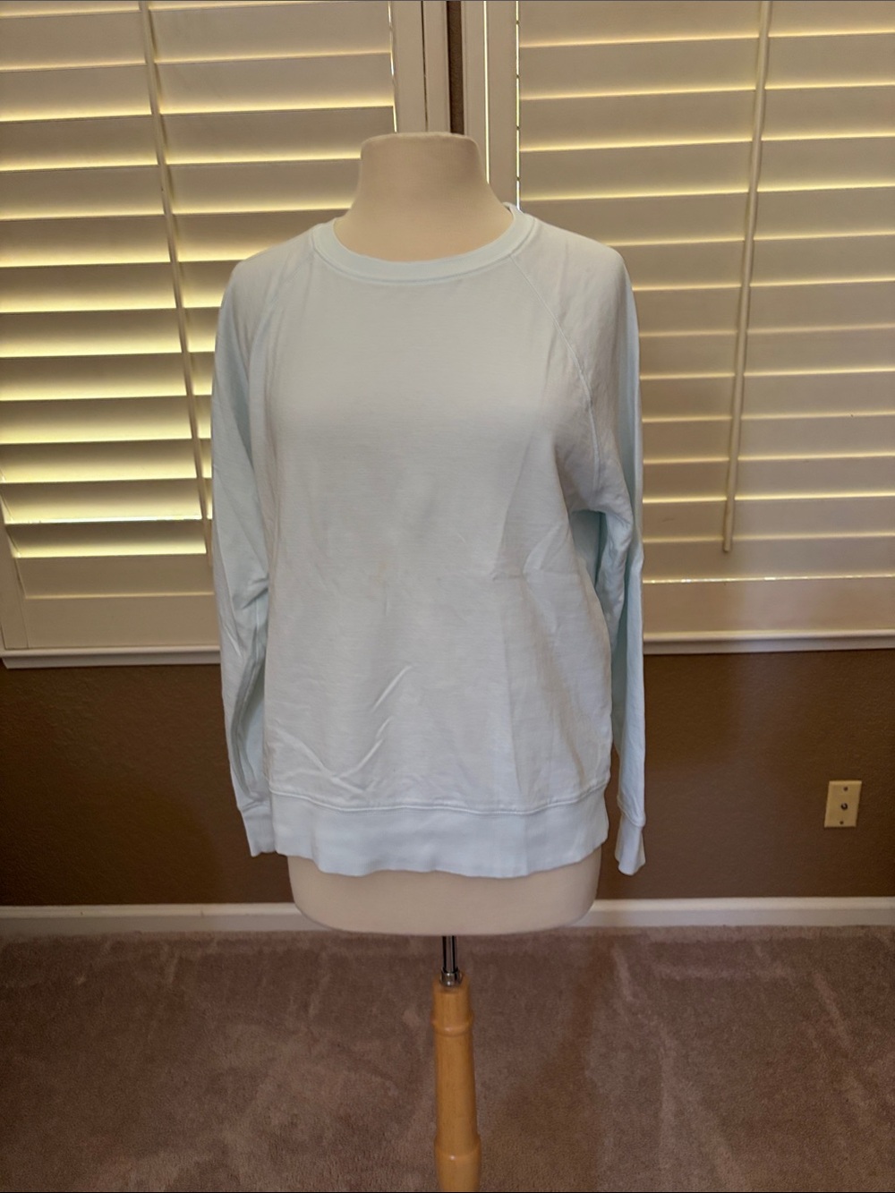 Athleta Light Blue Crewneck Sweatshirt lightweight new size M